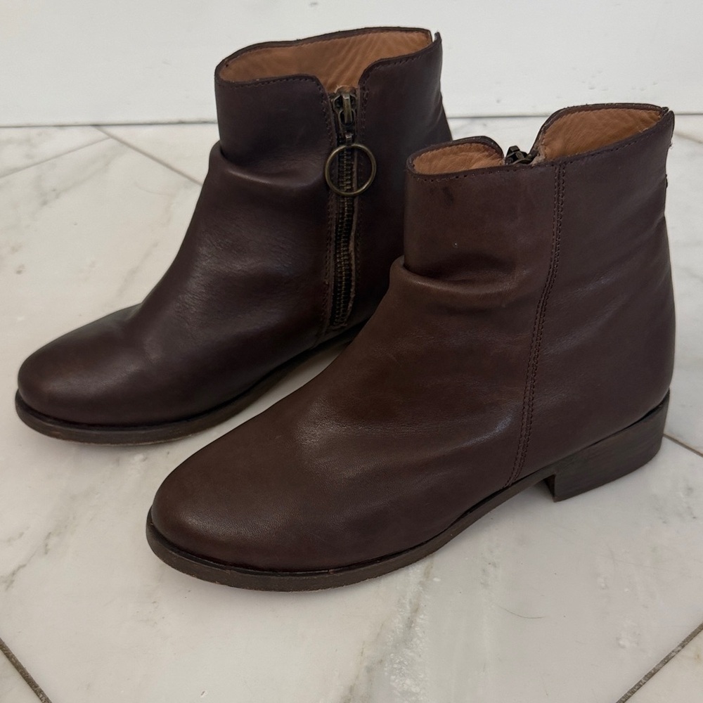Beek Quail women’s 7.5 brown leather zip up 1.5” heel ankle boots designer